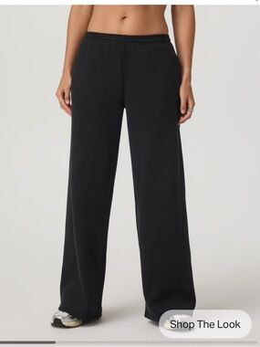 Like new! Vuori restore ultra wideleg sweatpants size s